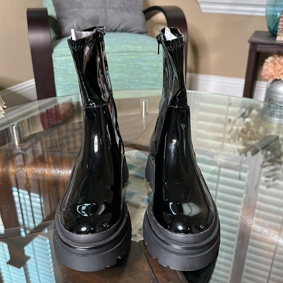 Aldo Bigshot Bootie size 7.5 Black Patent Vegan Leather Chunky Chelsea platform - Picture 4 of 16
